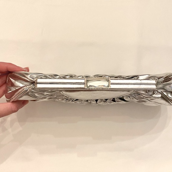 Le Chateau evening clutch with chain shoulder strap - Picture 4 of 6